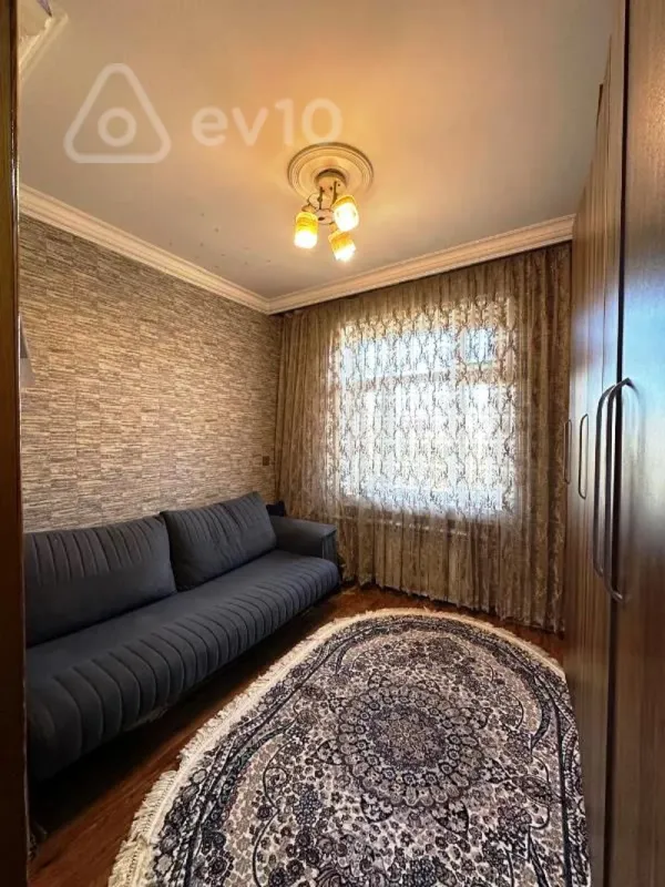 Satılır 3 otaqlı köhnə tikili 55 m²