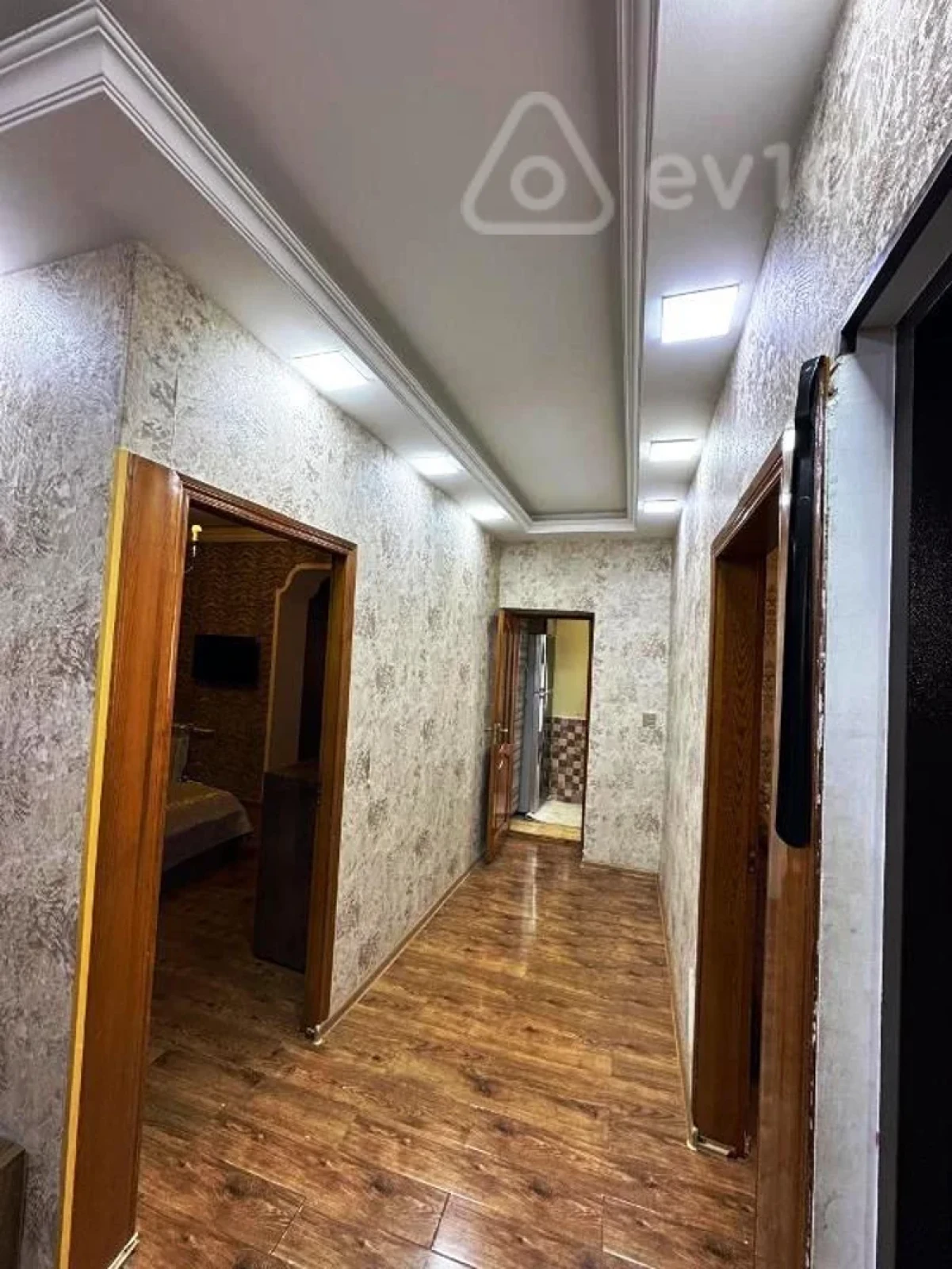 Satılır 3 otaqlı köhnə tikili 55 m²