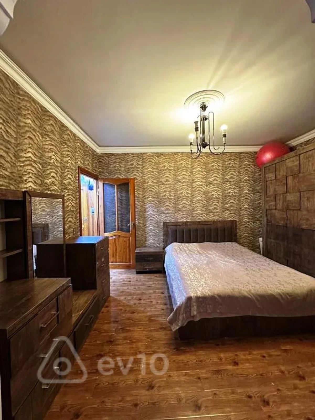 Satılır 3 otaqlı köhnə tikili 55 m²