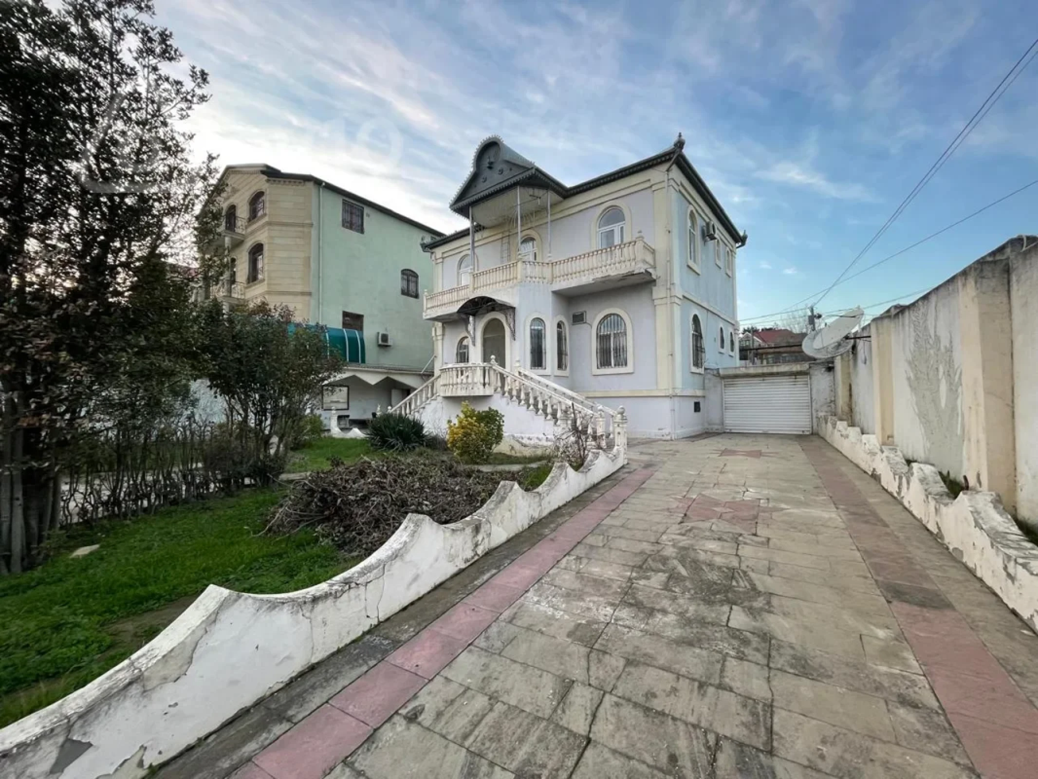 Kirayə verilir 6 otaqlı həyət evi 300 m²