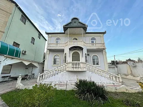 Kirayə verilir 6 otaqlı həyət evi 300 m²