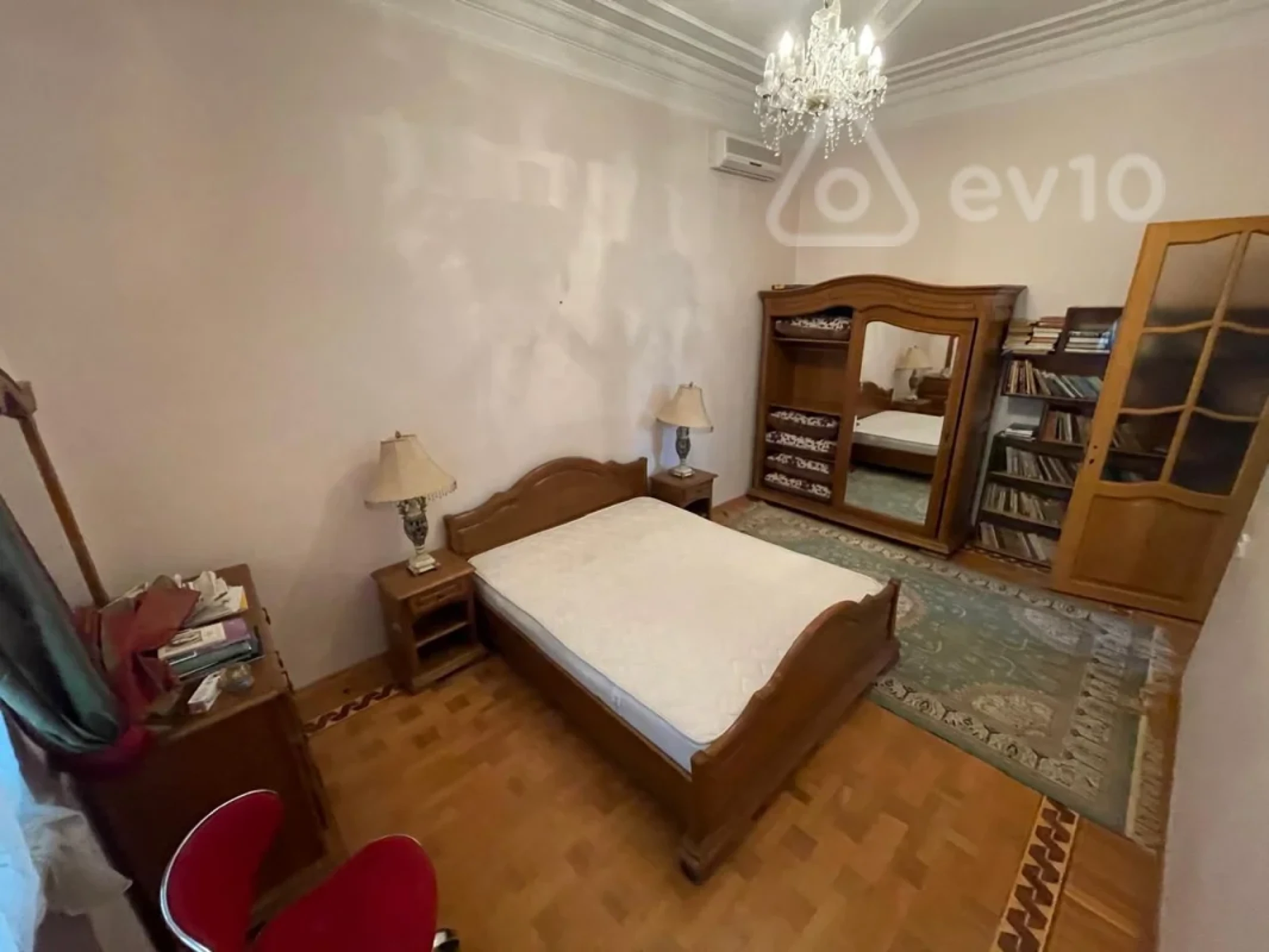 Kirayə verilir 6 otaqlı həyət evi 300 m²