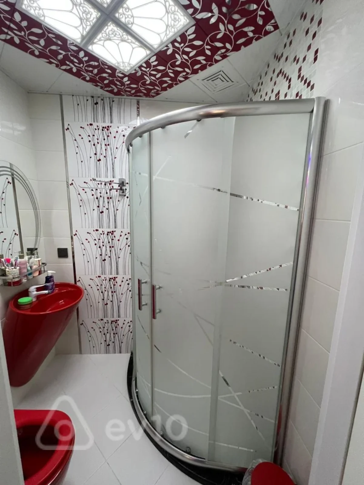 Satılır 3 otaqlı yeni tikili 130 m²