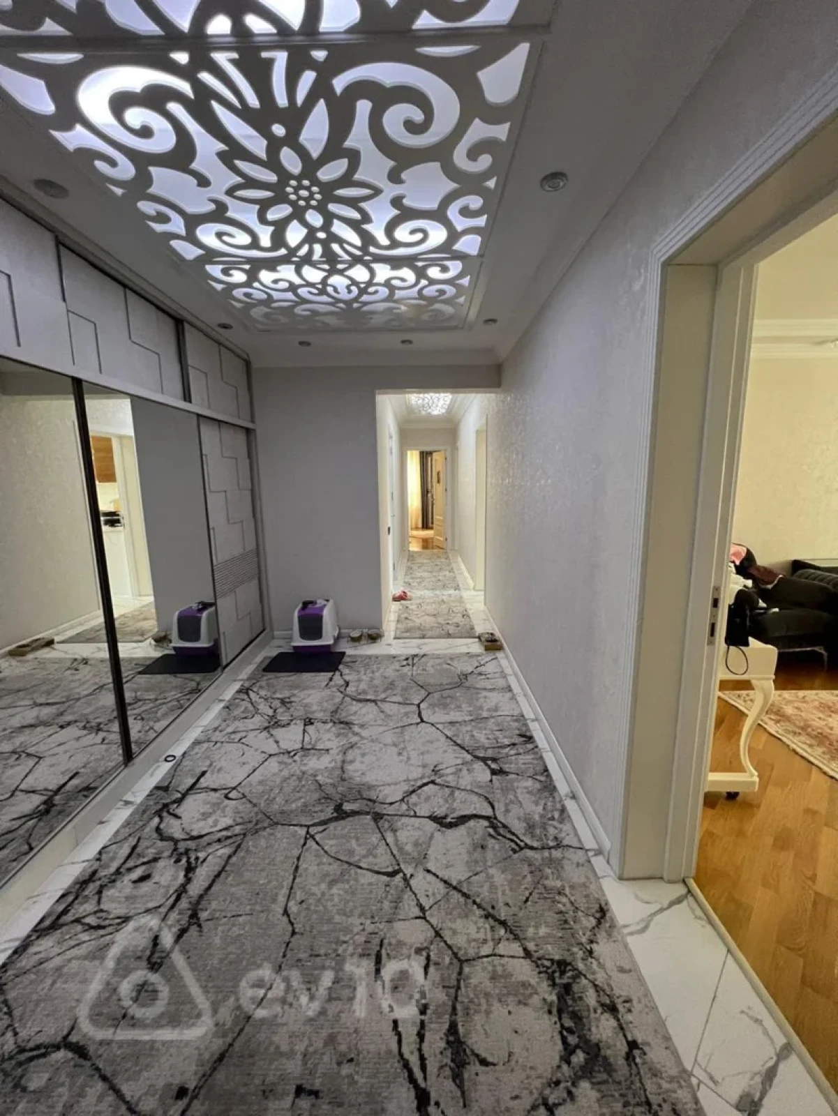 Satılır 3 otaqlı yeni tikili 130 m²