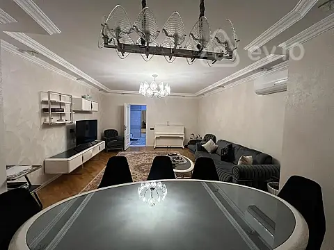 Satılır 3 otaqlı yeni tikili 130 m²