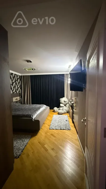 Satılır 3 otaqlı yeni tikili 130 m²