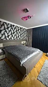 Satılır 3 otaqlı yeni tikili 130 m²