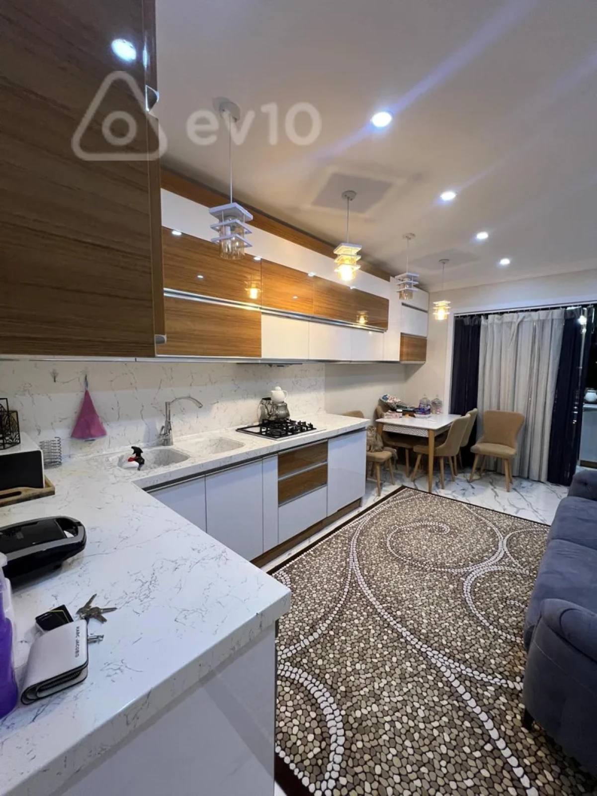 Satılır 3 otaqlı yeni tikili 130 m²
