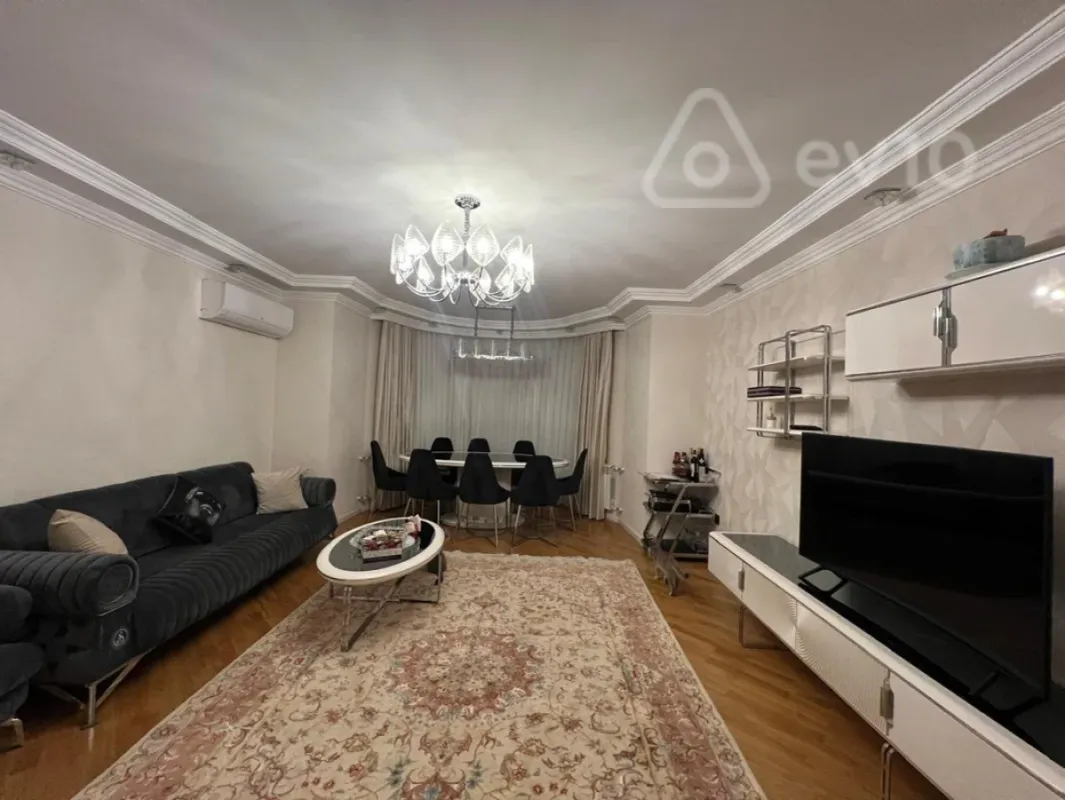 Satılır 3 otaqlı yeni tikili 130 m²