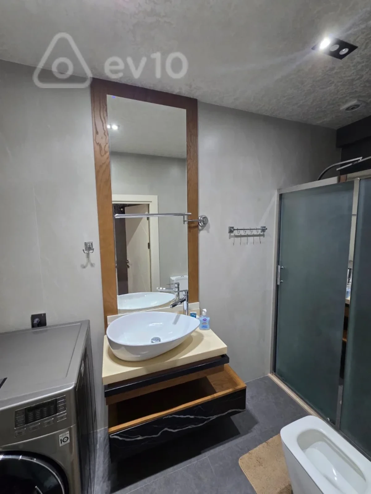 Kirayə verilir 4 otaqlı yeni tikili 160 m²