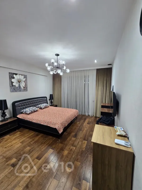 Kirayə verilir 4 otaqlı yeni tikili 160 m²