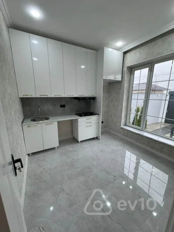 Satılır 4 otaqlı həyət evi 120 m²