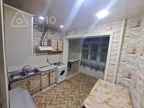 Kirayə verilir 2 otaqlı köhnə tikili 70 m²