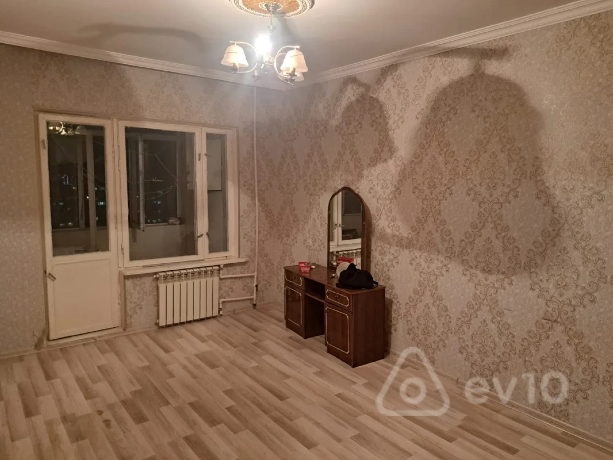 Kirayə verilir 2 otaqlı köhnə tikili 70 m²