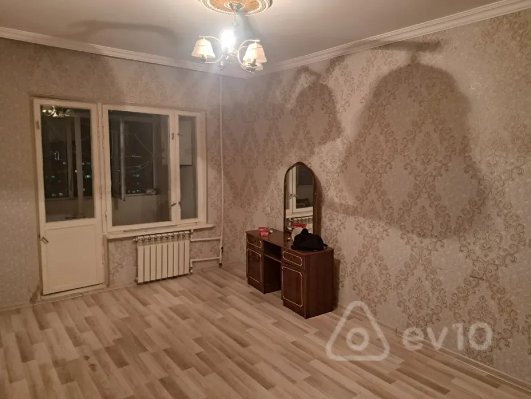 Kirayə verilir 2 otaqlı köhnə tikili 70 m²