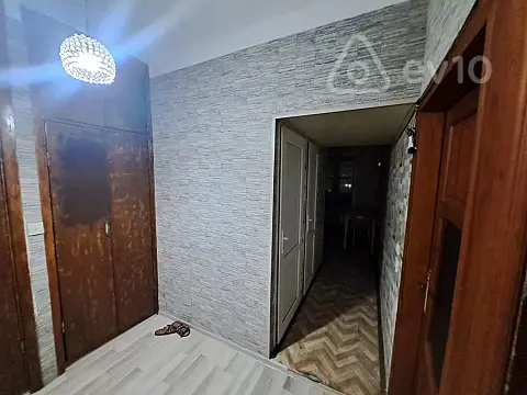 Kirayə verilir 2 otaqlı köhnə tikili 70 m²