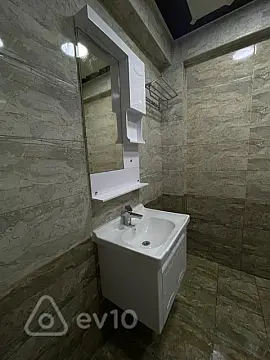 Kirayə verilir 3 otaqlı yeni tikili 130 m²