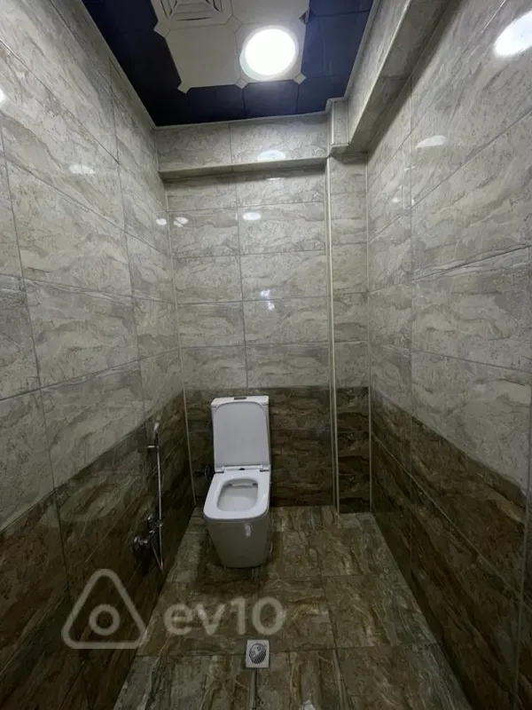 Kirayə verilir 3 otaqlı yeni tikili 130 m²