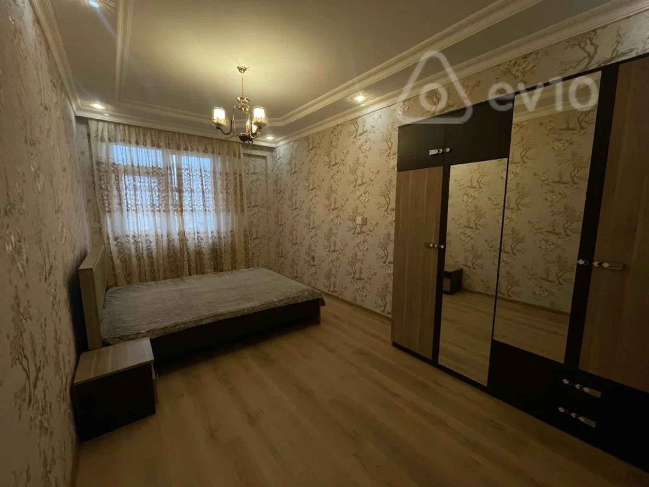 Kirayə verilir 3 otaqlı yeni tikili 130 m²