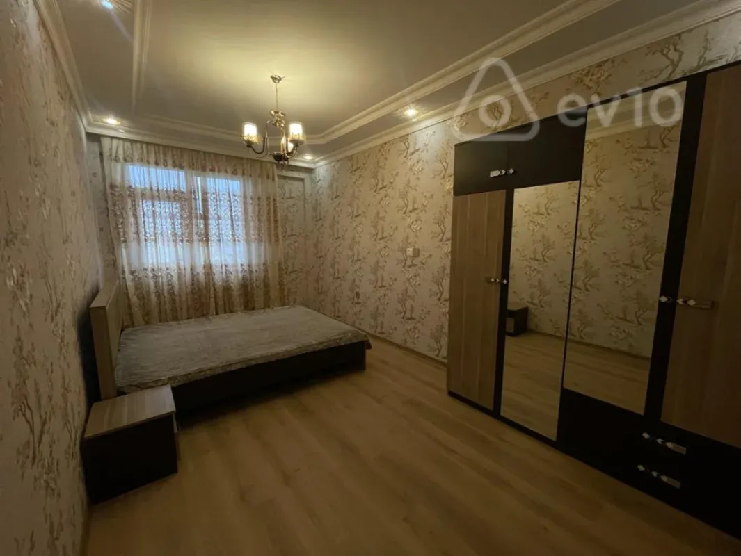 Kirayə verilir 3 otaqlı yeni tikili 130 m²
