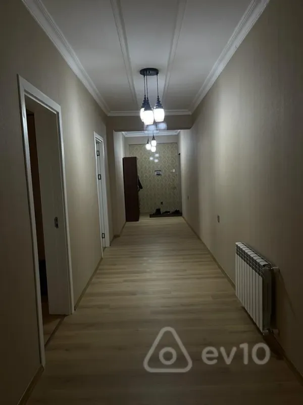 Kirayə verilir 3 otaqlı yeni tikili 130 m²