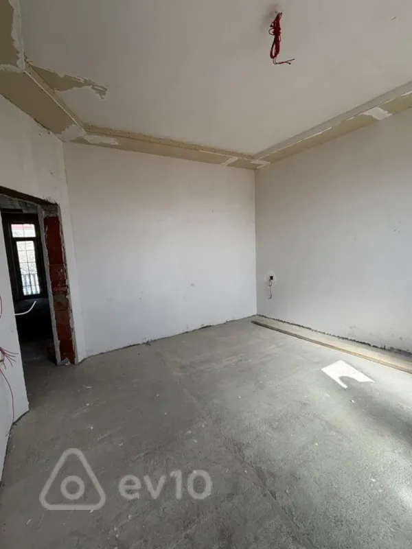 Satılır 4 otaqlı həyət evi 210 m²