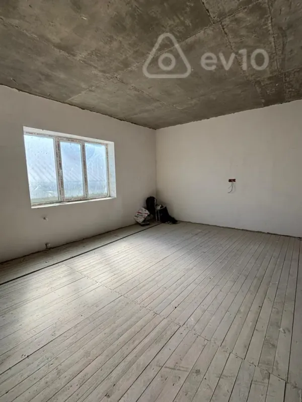 Satılır 4 otaqlı həyət evi 210 m²