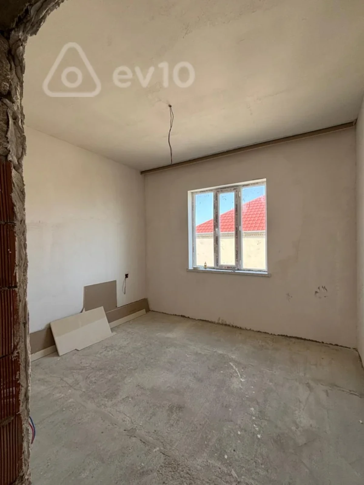 Satılır 4 otaqlı həyət evi 210 m²