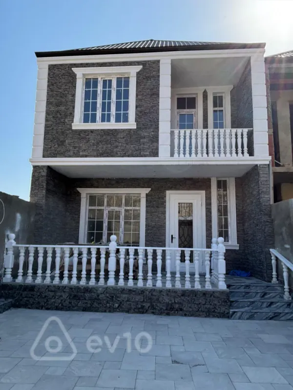 Satılır 4 otaqlı həyət evi 210 m²