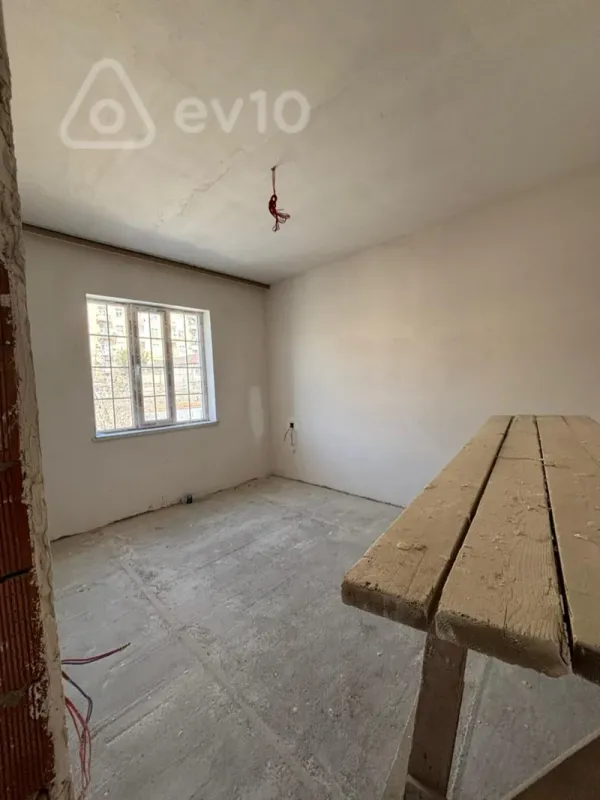 Satılır 4 otaqlı həyət evi 210 m²