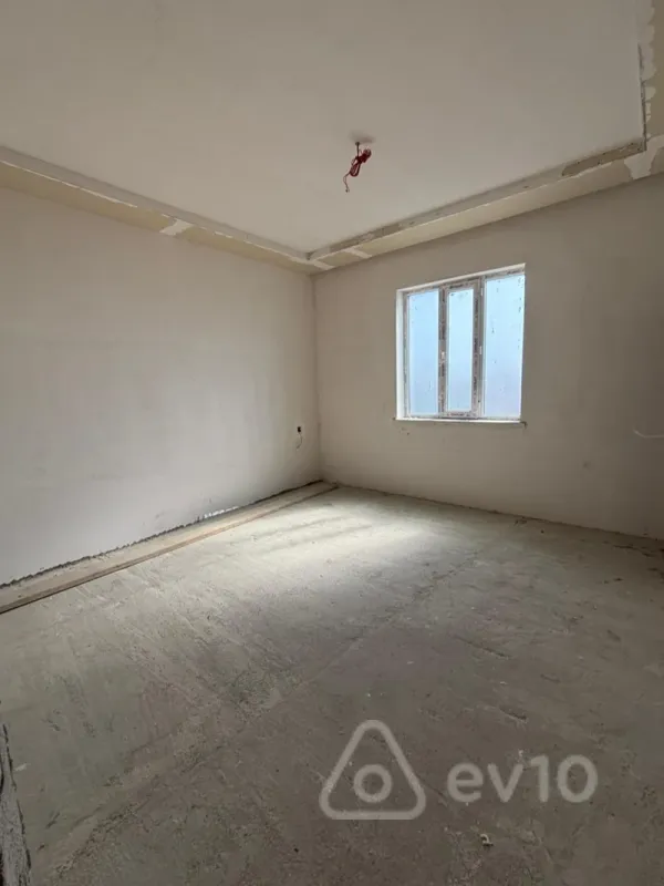 Satılır 4 otaqlı həyət evi 210 m²