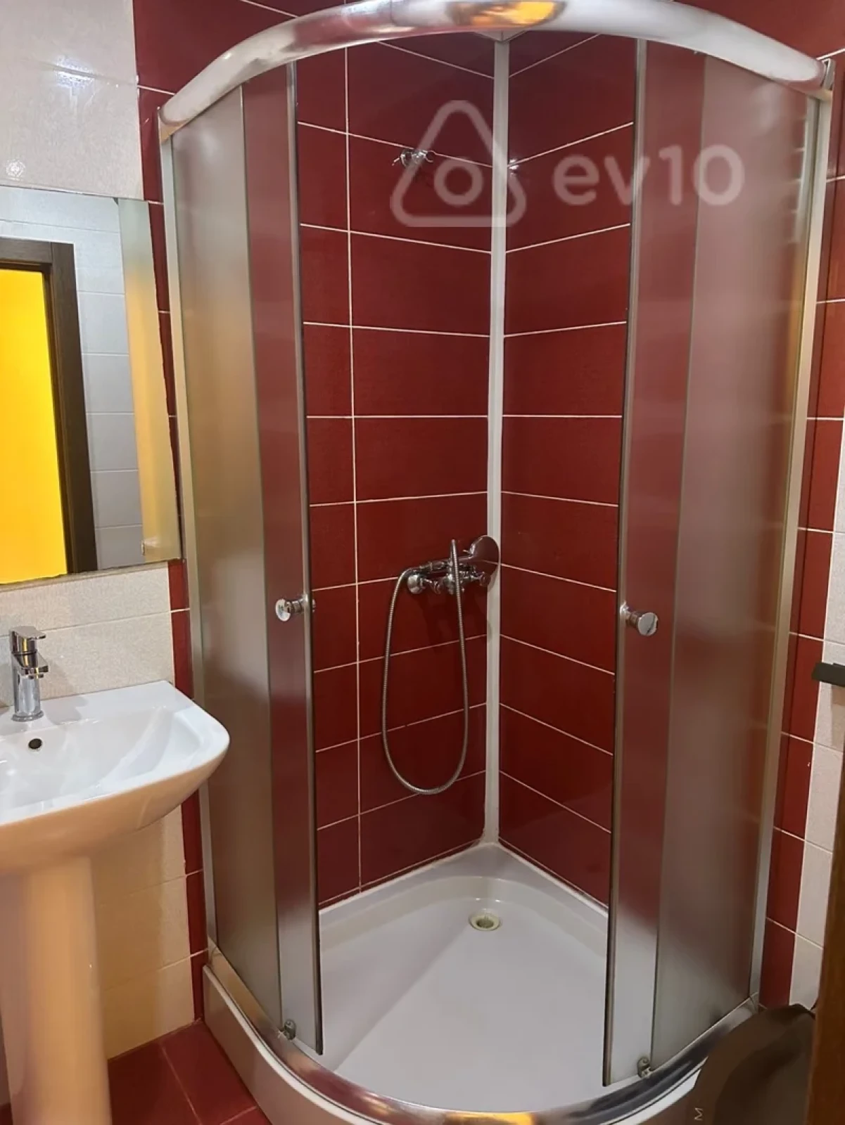 Kirayə verilir 2 otaqlı yeni tikili 55 m²