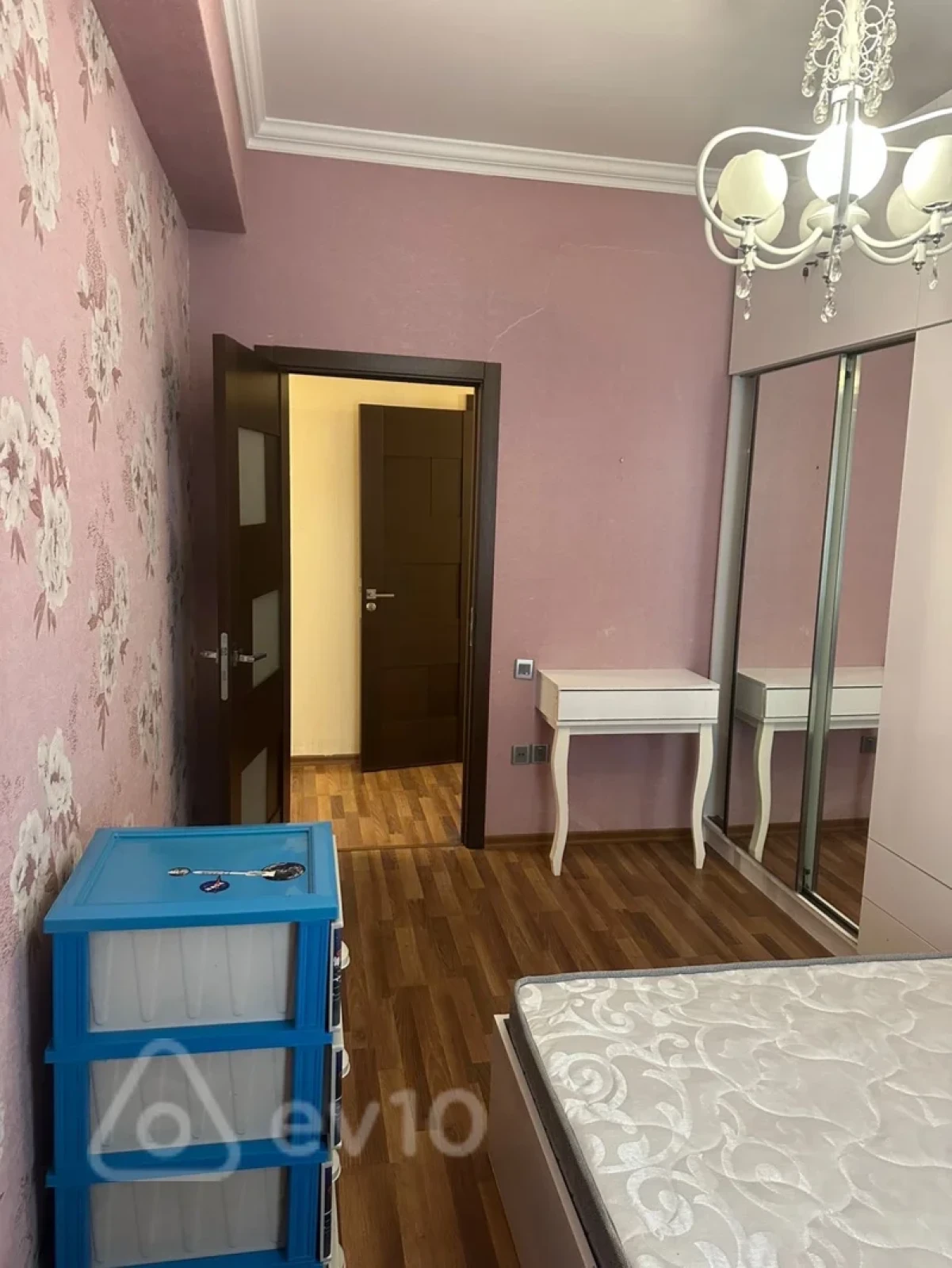 Kirayə verilir 2 otaqlı yeni tikili 55 m²