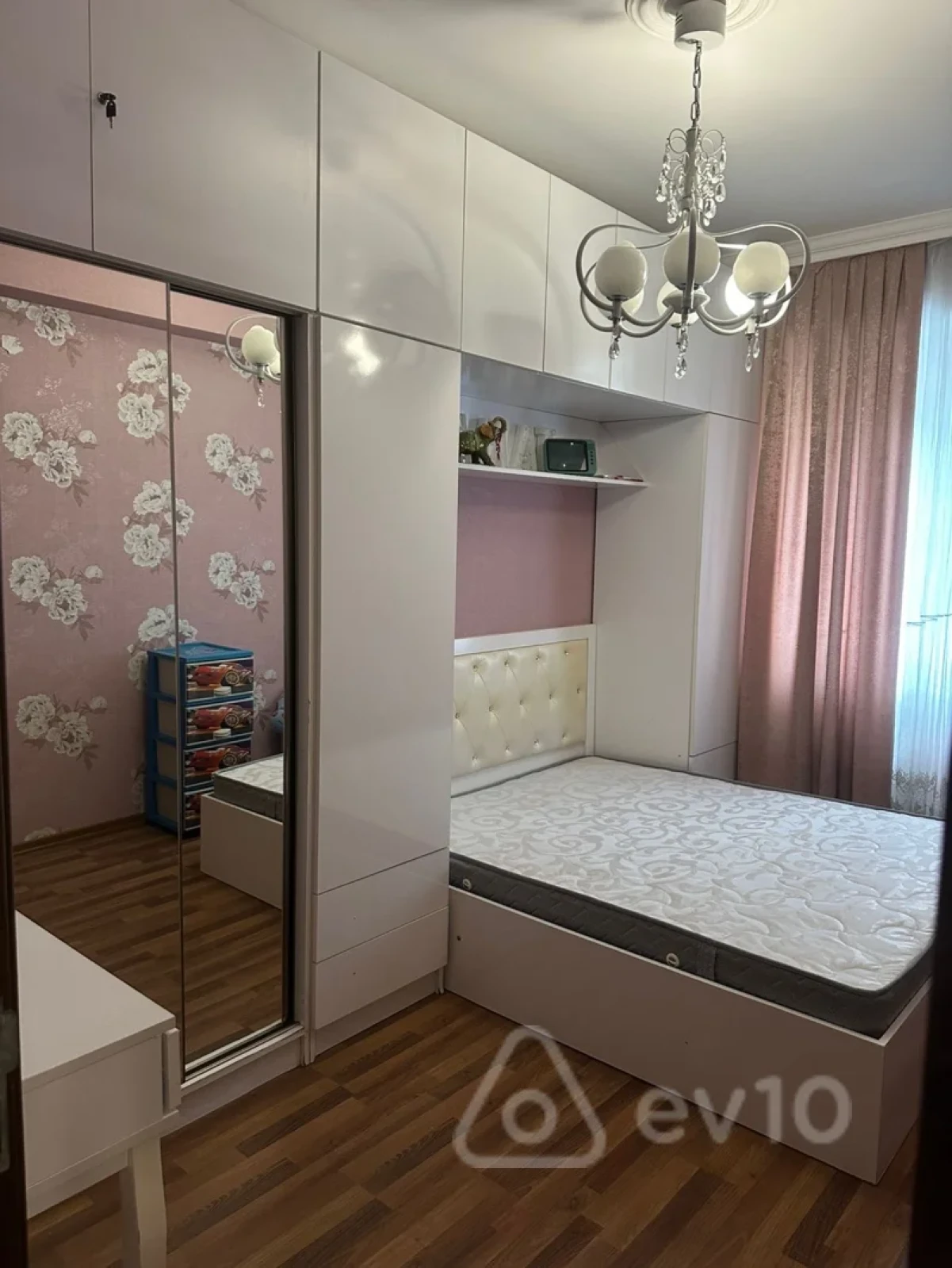 Kirayə verilir 2 otaqlı yeni tikili 55 m²