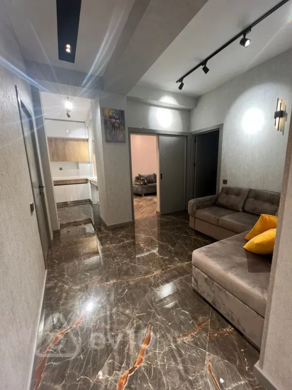 Kirayə verilir 2 otaqlı yeni tikili 70 m²