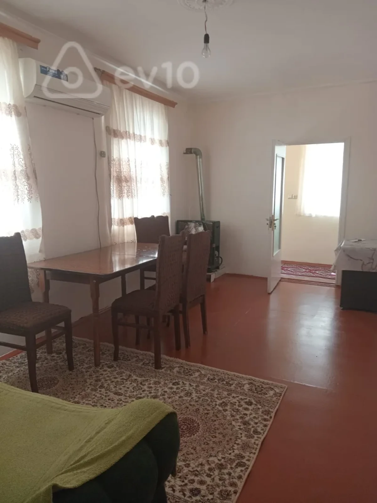 Kirayə verilir 2 otaqlı həyət evi 50 m²