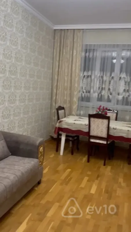 Kirayə verilir 2 otaqlı yeni tikili 70 m²