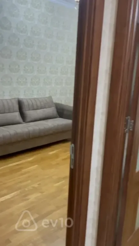 Kirayə verilir 2 otaqlı yeni tikili 70 m²