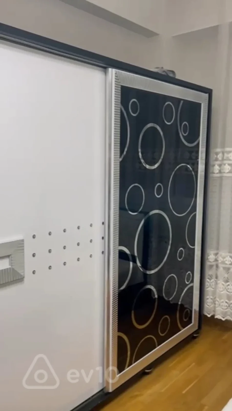 Kirayə verilir 2 otaqlı yeni tikili 70 m²