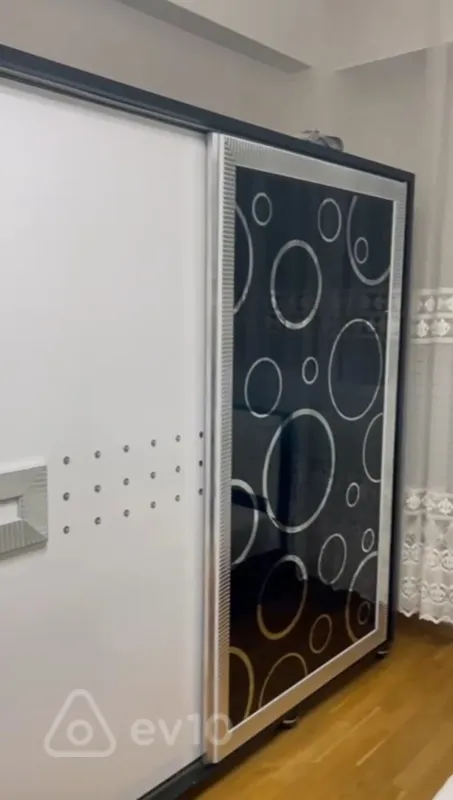 Kirayə verilir 2 otaqlı yeni tikili 70 m²