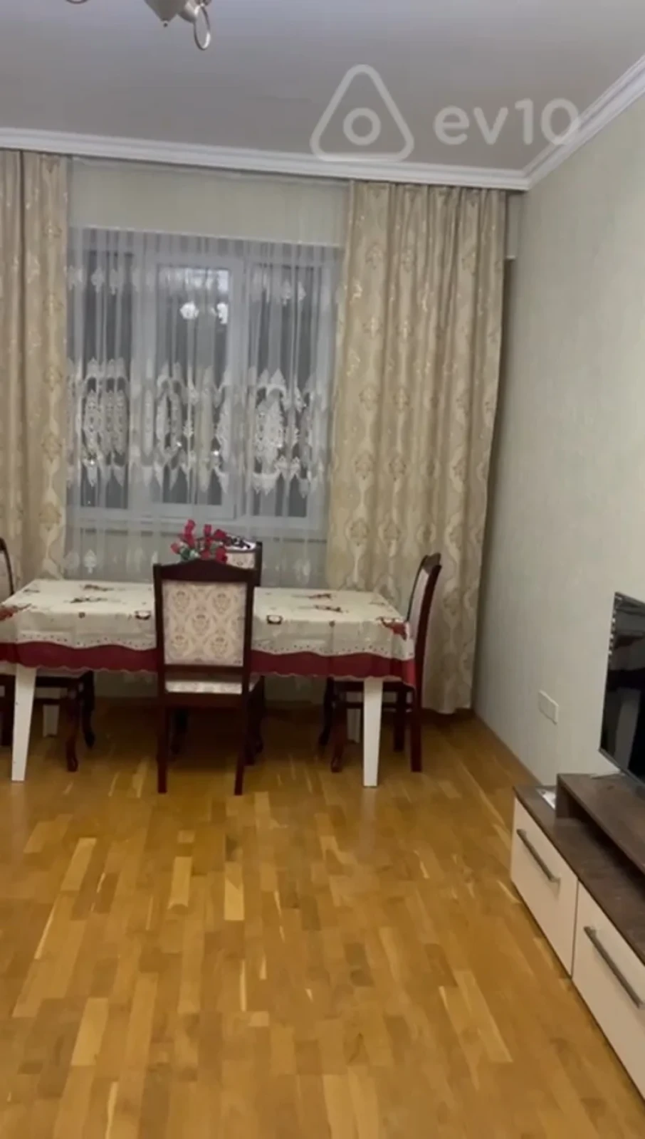 Kirayə verilir 2 otaqlı yeni tikili 70 m²
