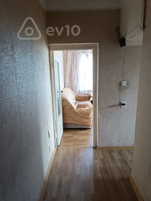 Satılır 1 otaqlı köhnə tikili 40 m²