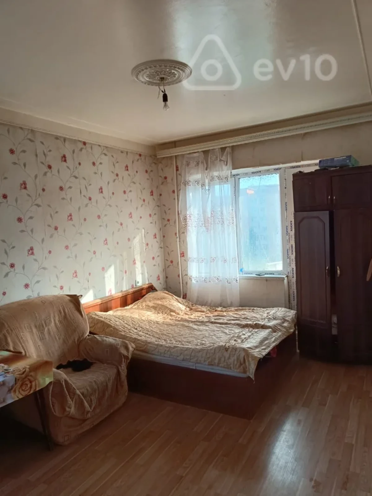 Satılır 1 otaqlı köhnə tikili 40 m²