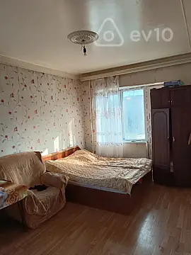 Satılır 1 otaqlı köhnə tikili 40 m²