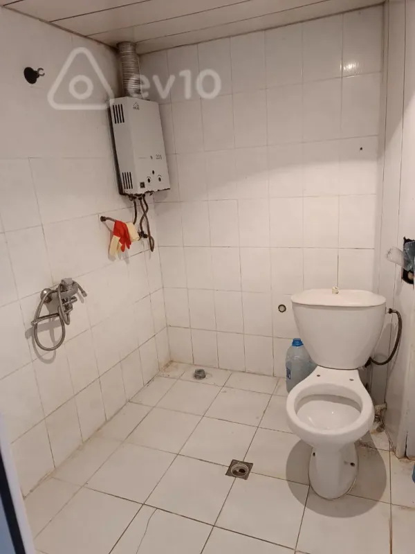 Satılır 1 otaqlı köhnə tikili 40 m²