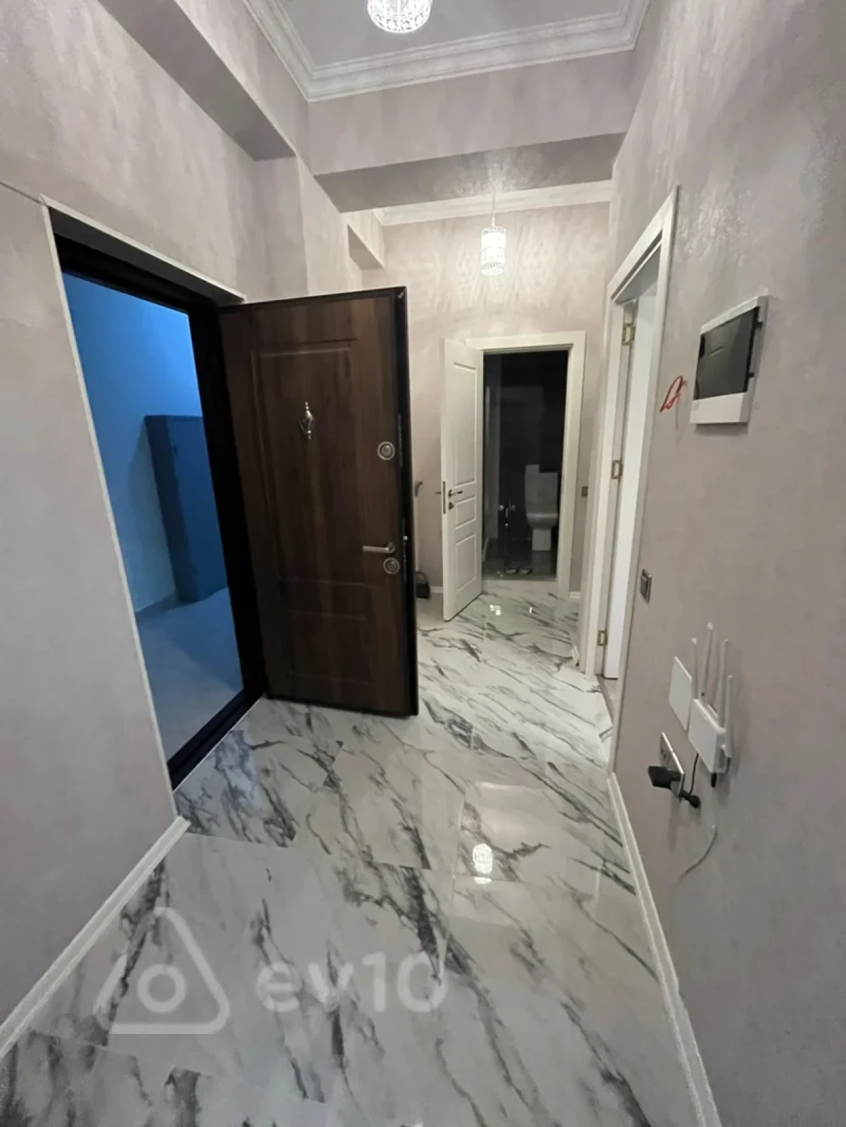 Kirayə verilir 2 otaqlı yeni tikili 65 m²