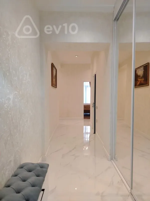 Satılır 3 otaqlı yeni tikili 102 m²