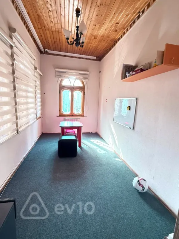 Kirayə verilir mənzil 400 m²