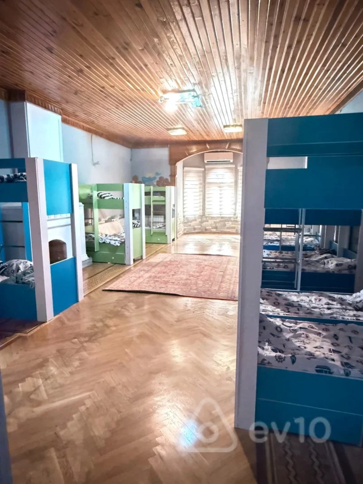 Kirayə verilir mənzil 400 m²