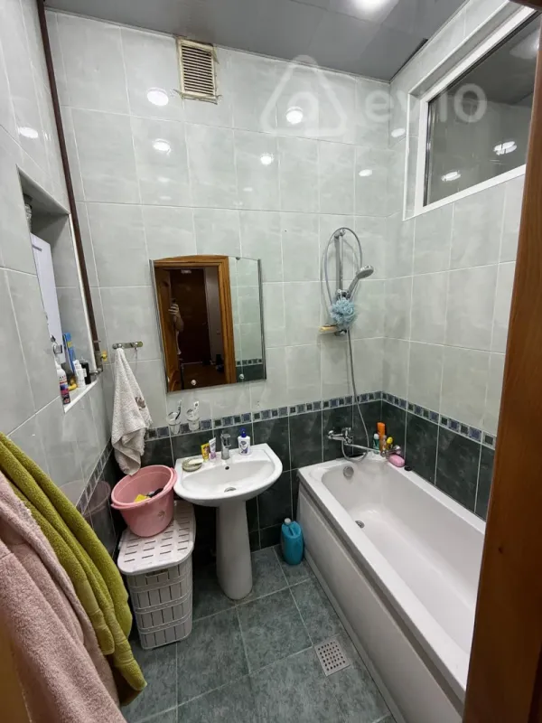 Kirayə verilir 3 otaqlı köhnə tikili 75 m²